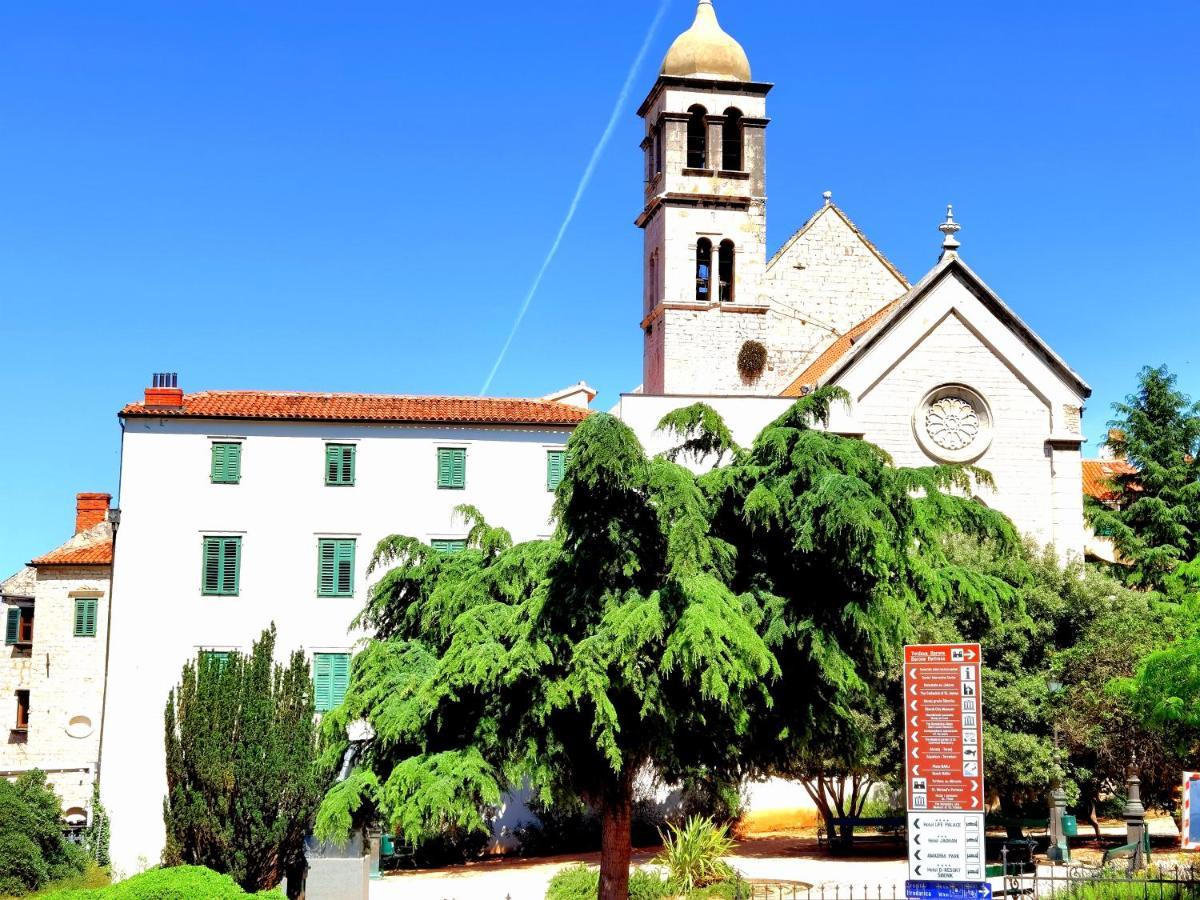 Xy Suites - Design Apartments Sibenik Bagian luar foto