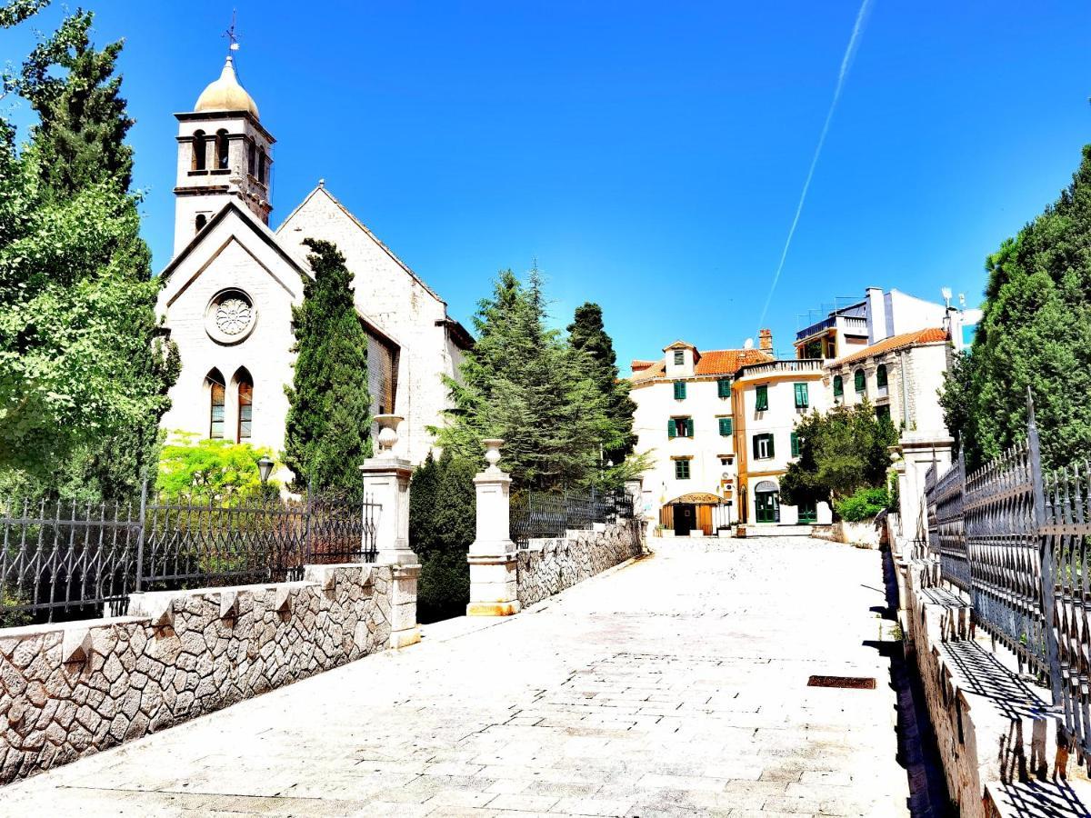 Xy Suites - Design Apartments Sibenik Bagian luar foto