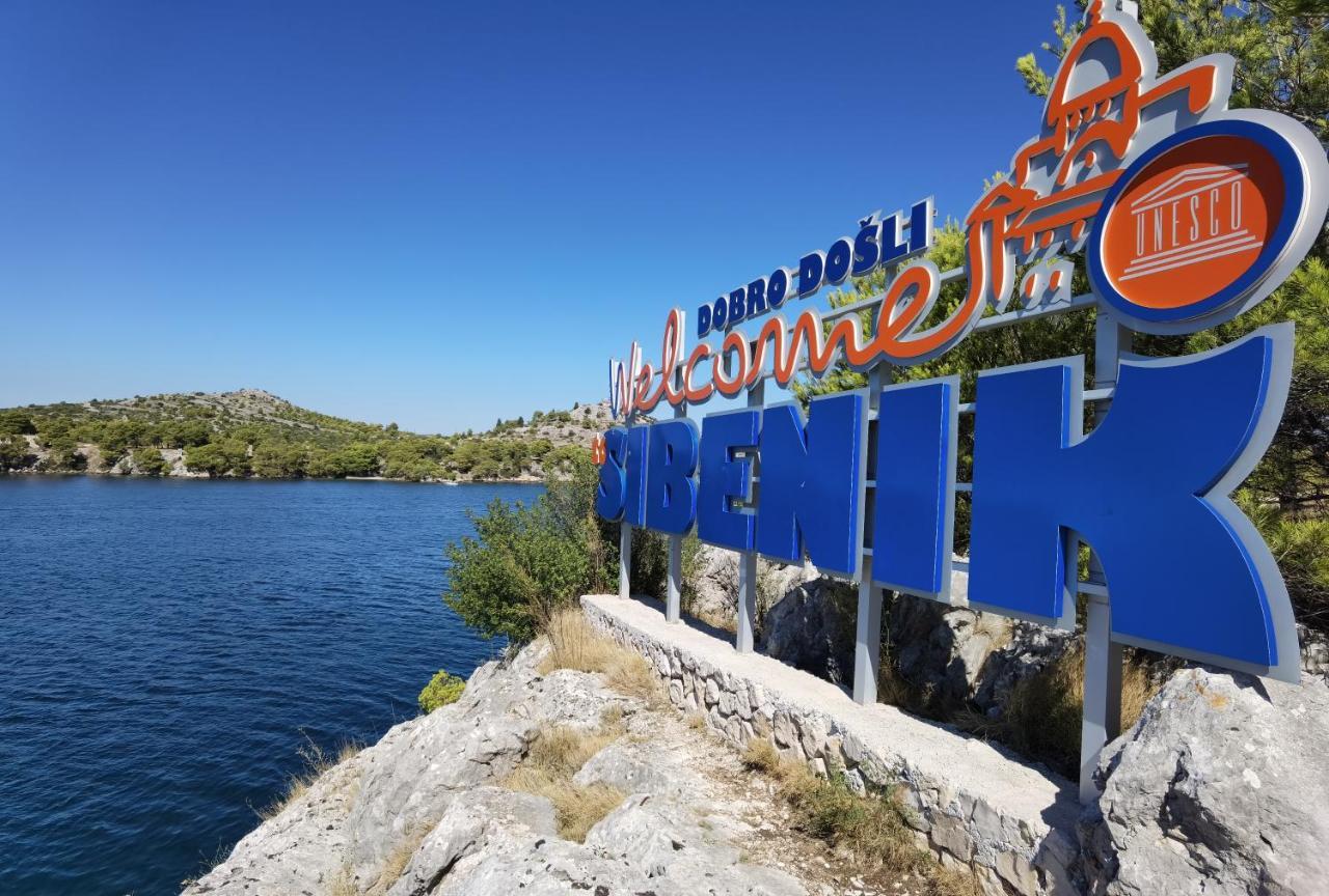 Xy Suites - Design Apartments Sibenik Bagian luar foto