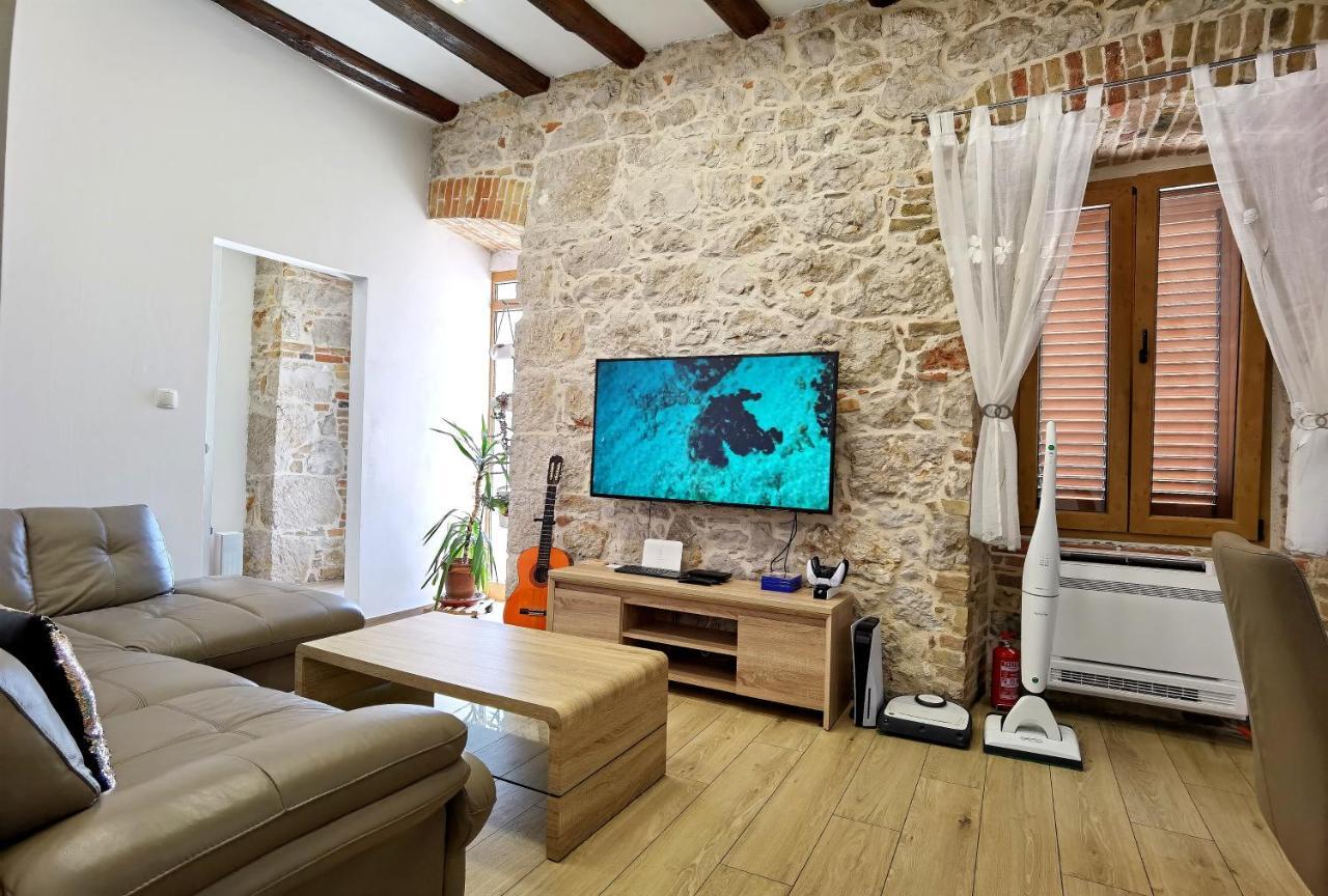 Xy Suites - Design Apartments Sibenik Bagian luar foto