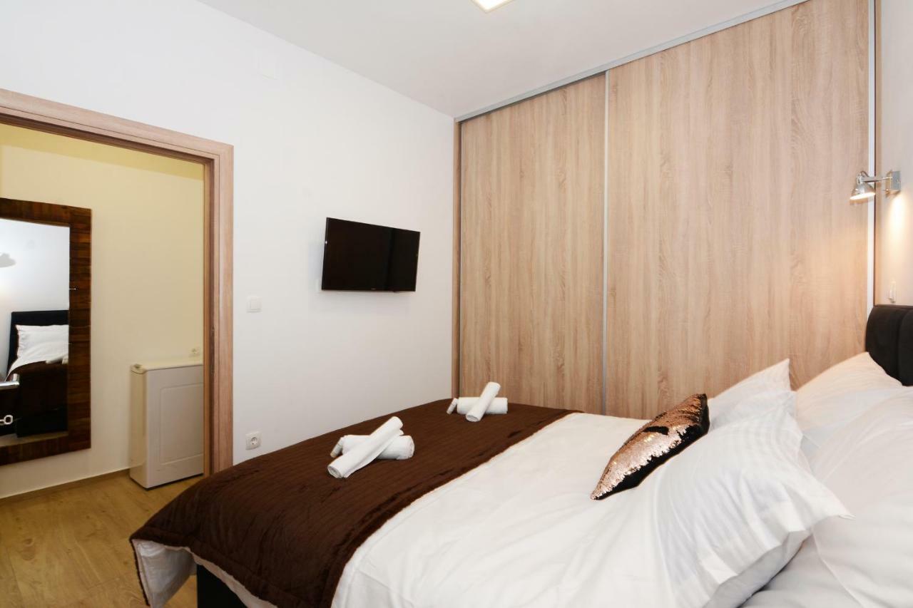 Xy Suites - Design Apartments Sibenik Bagian luar foto