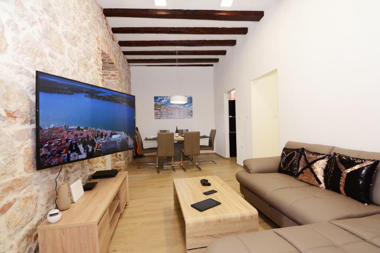 Xy Suites - Design Apartments Sibenik Bagian luar foto