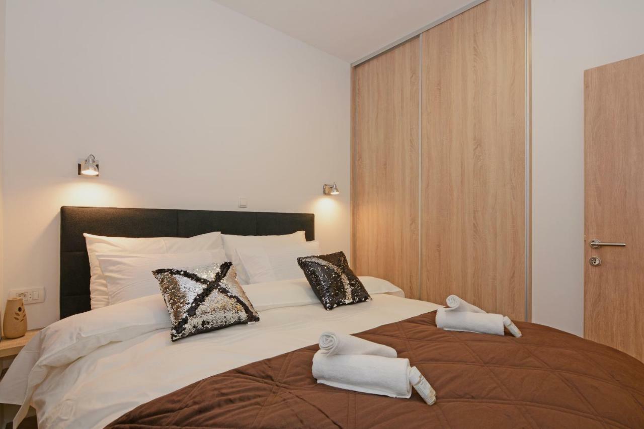Xy Suites - Design Apartments Sibenik Bagian luar foto
